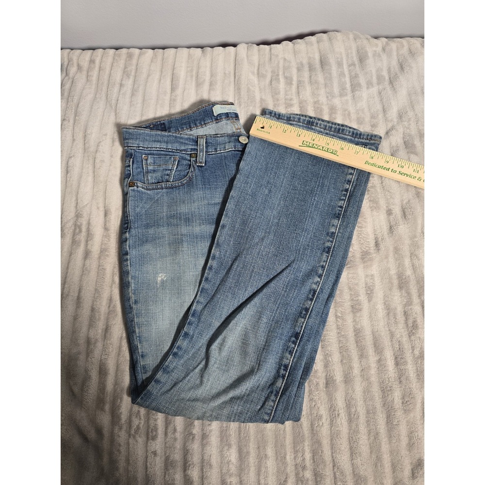Levi Strauss Jeans Women's Size 6M Mid-Rise Boot Cut Med Wash Stretch Fade. 058